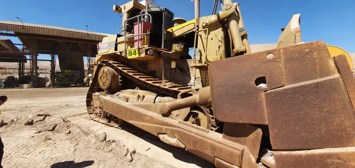 Bulldozer en terreno